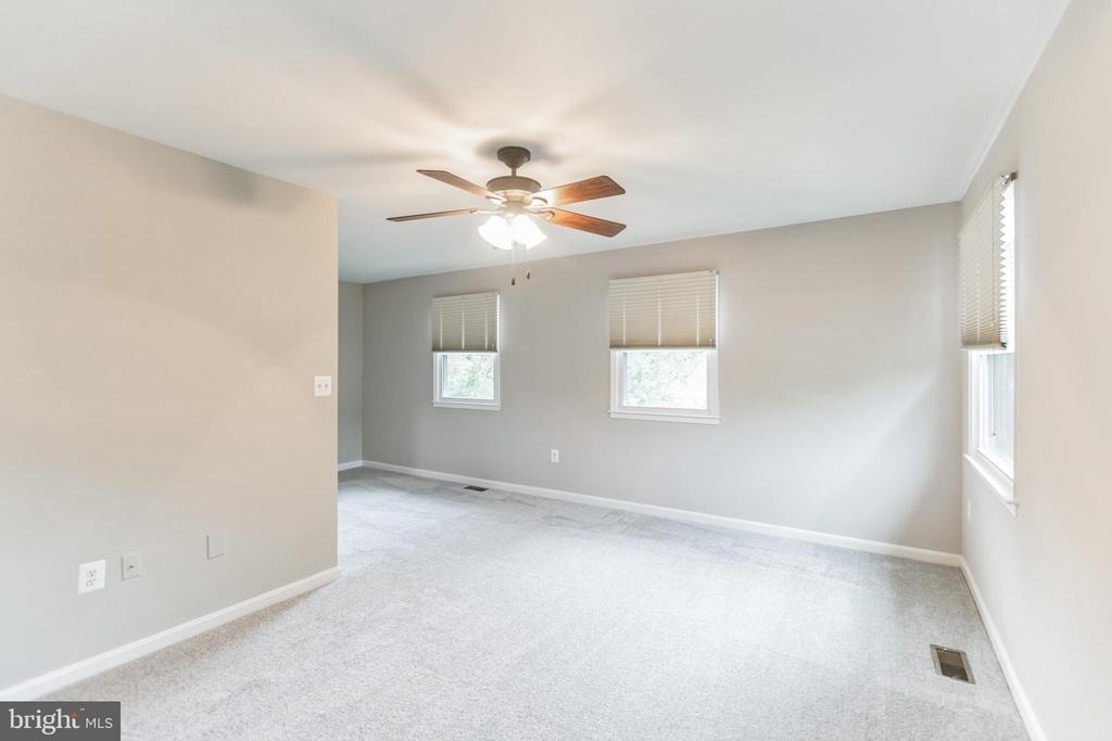 5335 Lake Cove Court - Photo 15