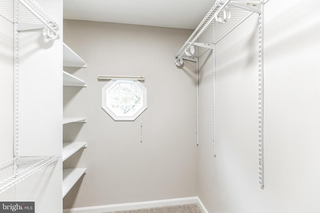 5335 Lake Cove Court - Photo 16