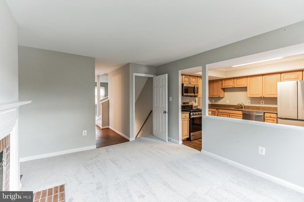 5335 Lake Cove Court - Photo 11