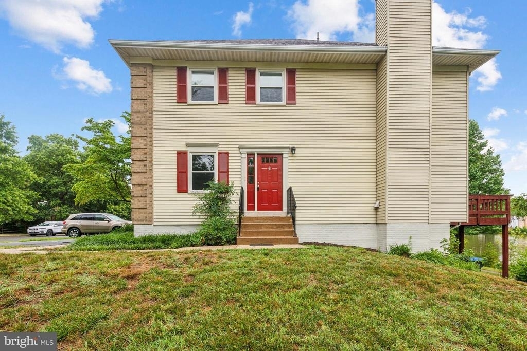 5335 Lake Cove Court - Photo 0