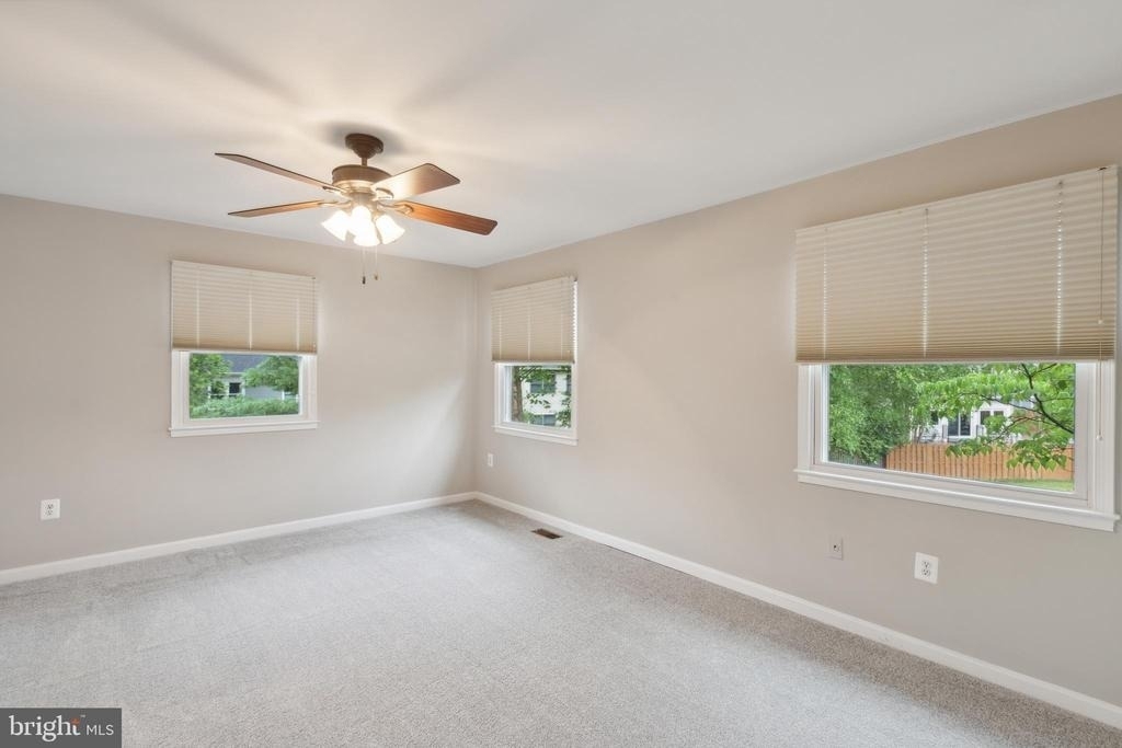 5335 Lake Cove Court - Photo 14