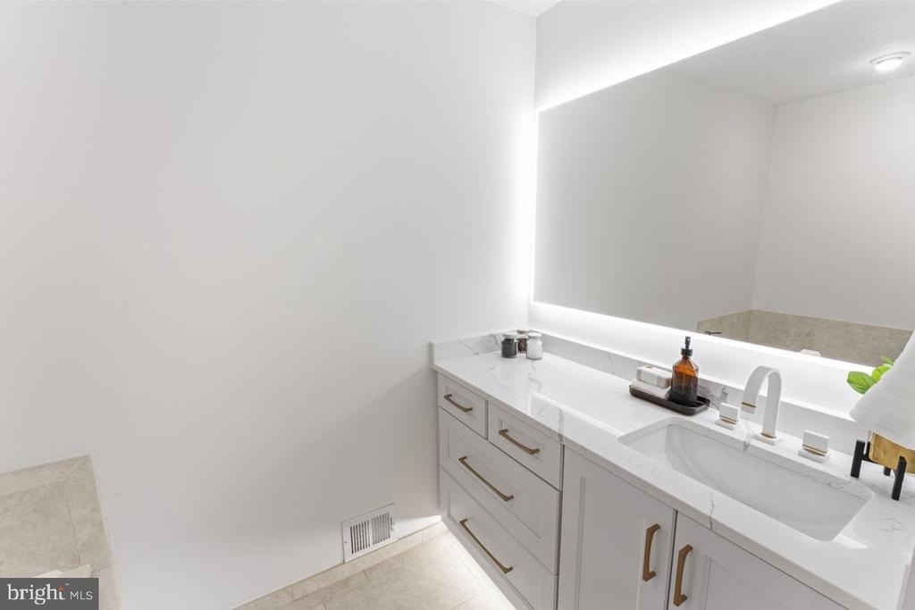 5844 Bermuda Court - Photo 20