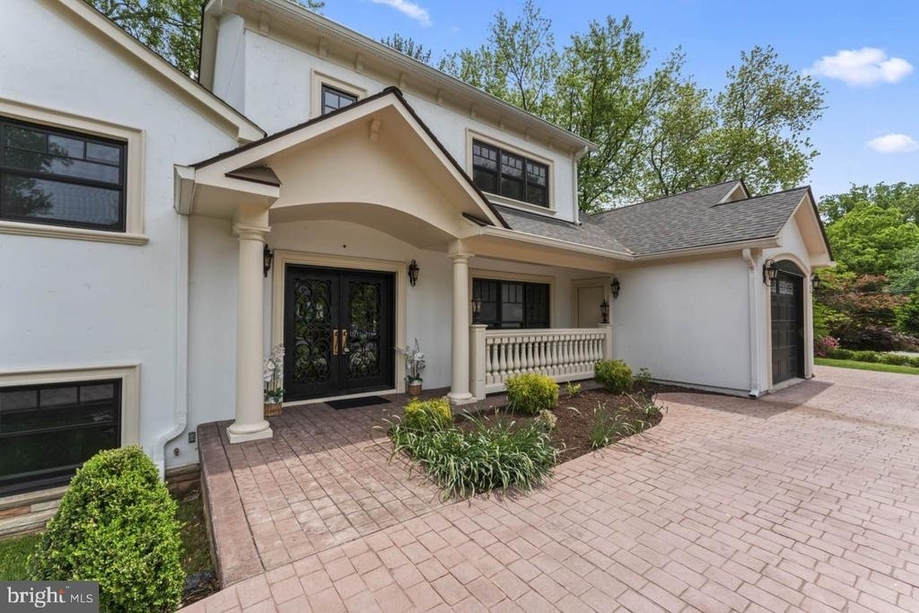 5844 Bermuda Court - Photo 1