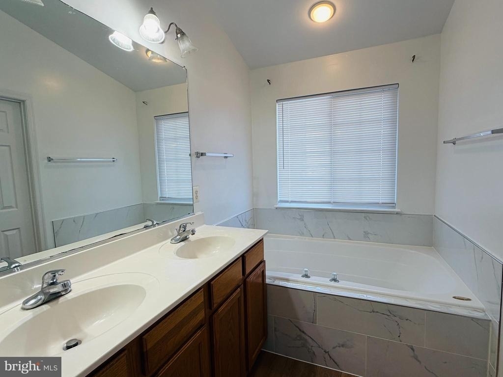 2503 Wheat Meadow Court - Photo 10