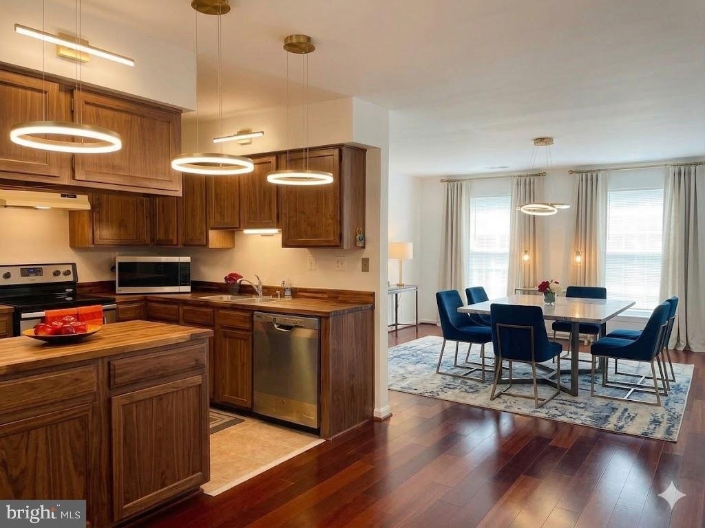 10210 Ashbrooke Court - Photo 1