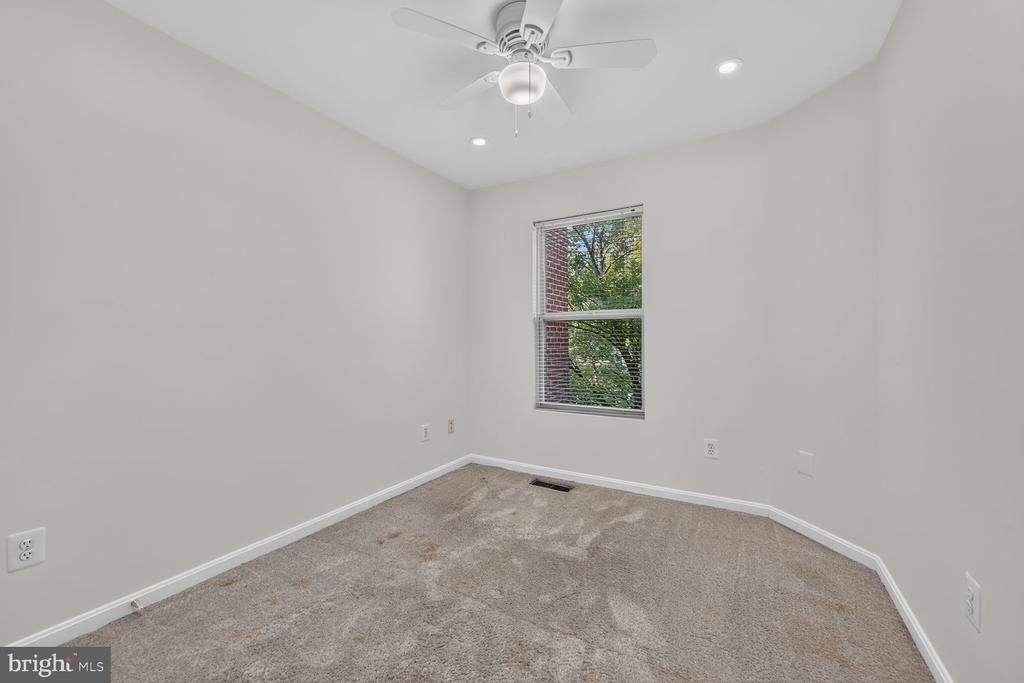 12054 Edgemere Circle - Photo 15