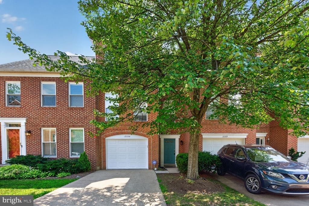 12054 Edgemere Circle - Photo 1