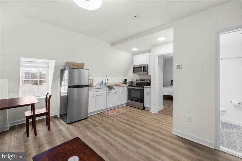 380 Broadview Avenue - Photo 3