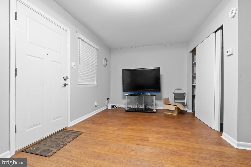 1225 W Diamond Street - Photo 2