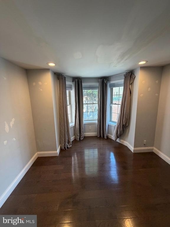709 S Warnock Street - Photo 7