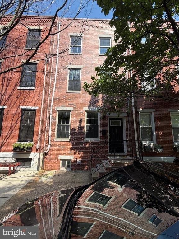 709 S Warnock Street - Photo 1