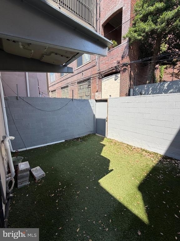 709 S Warnock Street - Photo 22