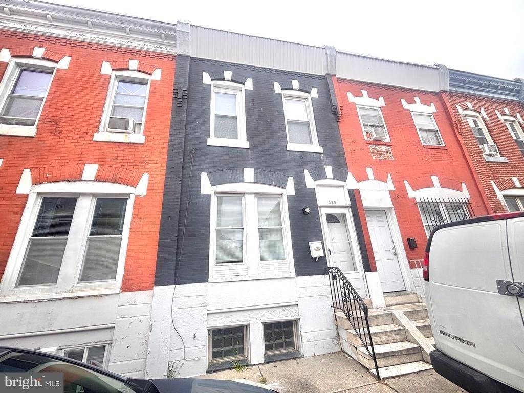 623 Fitzgerald Street - Photo 0