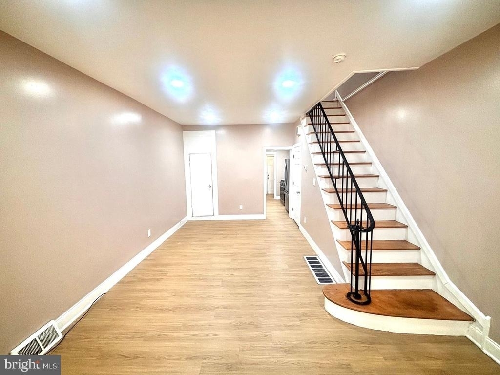 623 Fitzgerald Street - Photo 2