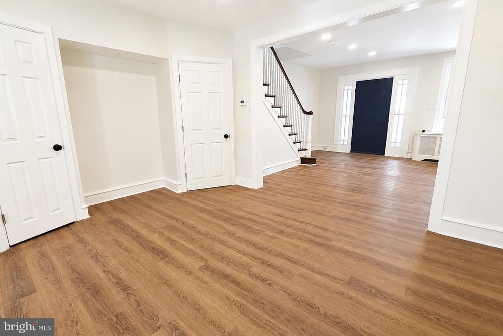 162 W Godfrey Avenue - Photo 3