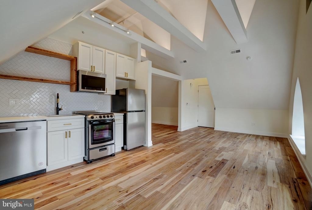 620 S 8th Street - Photo 1