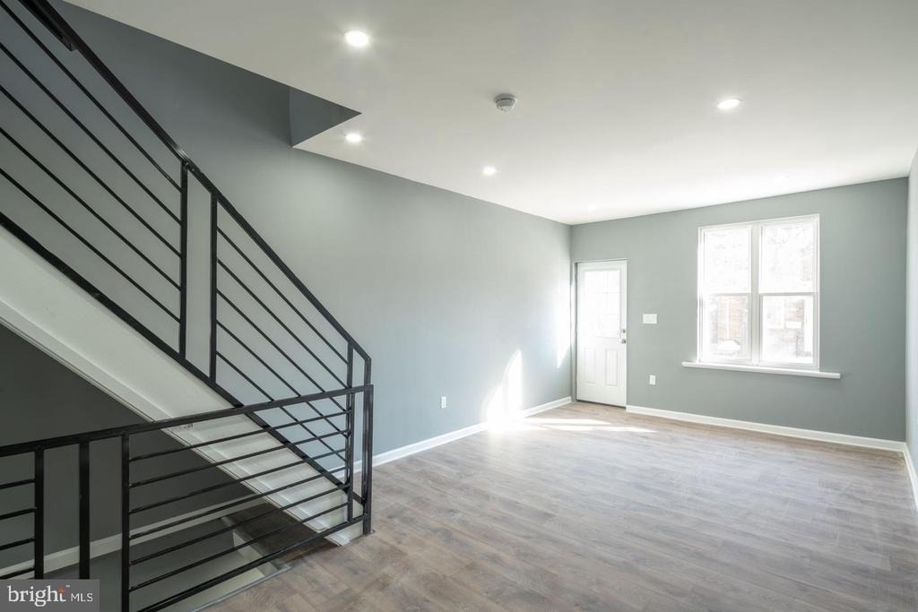 3060 Salmon Street - Photo 2