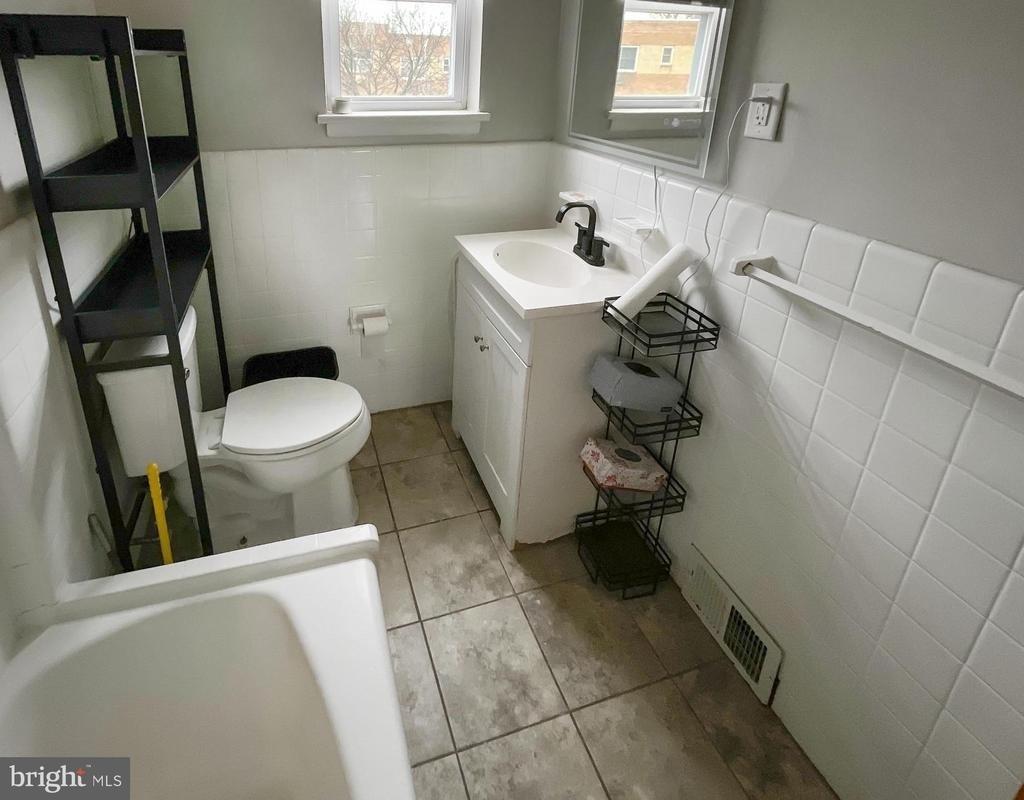 1409 N 76th Street - Photo 10