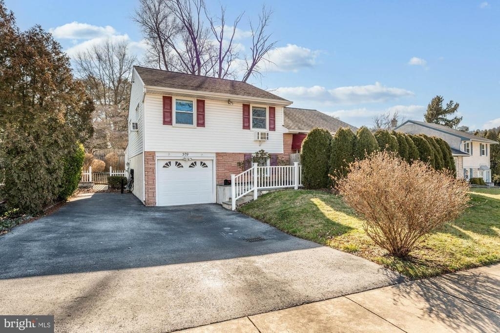 309 Williams Road - Photo 0
