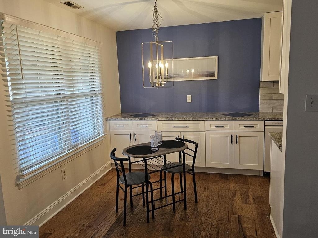 290 Tavistock - Photo 3