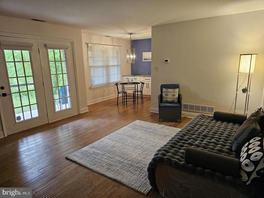 290 Tavistock - Photo 11