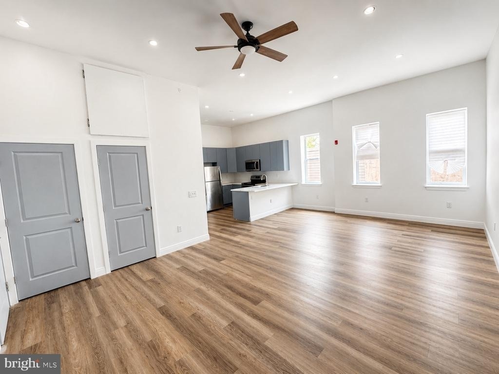 322 Vine Street - Photo 1