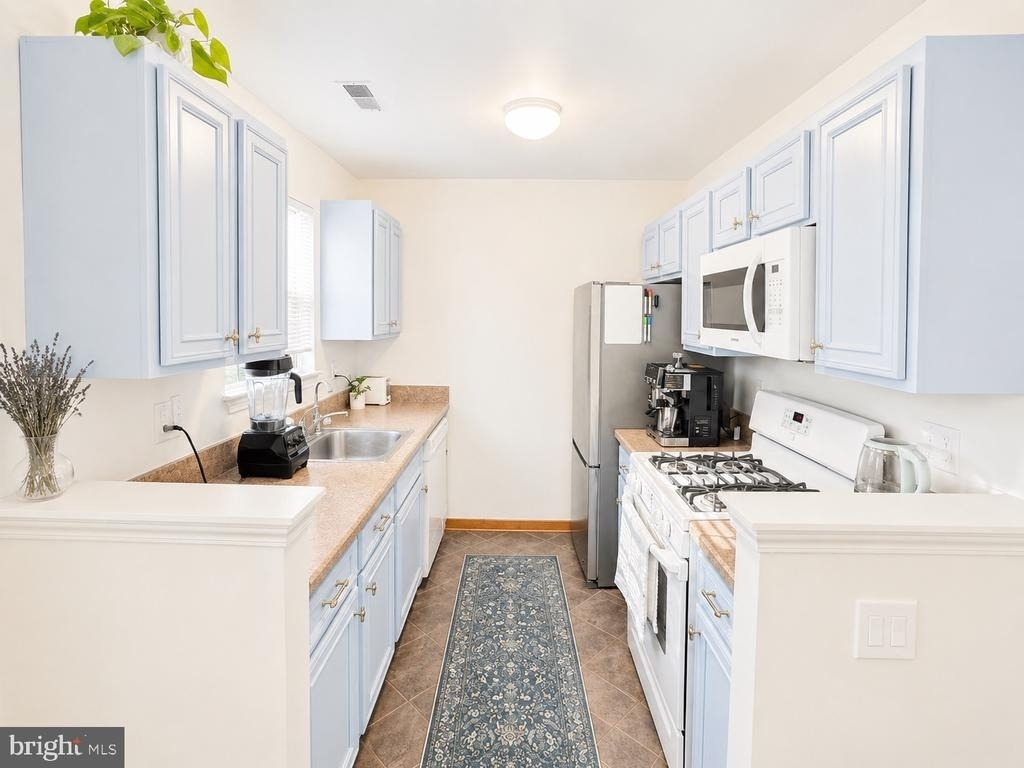 424 Tavistock - Photo 4