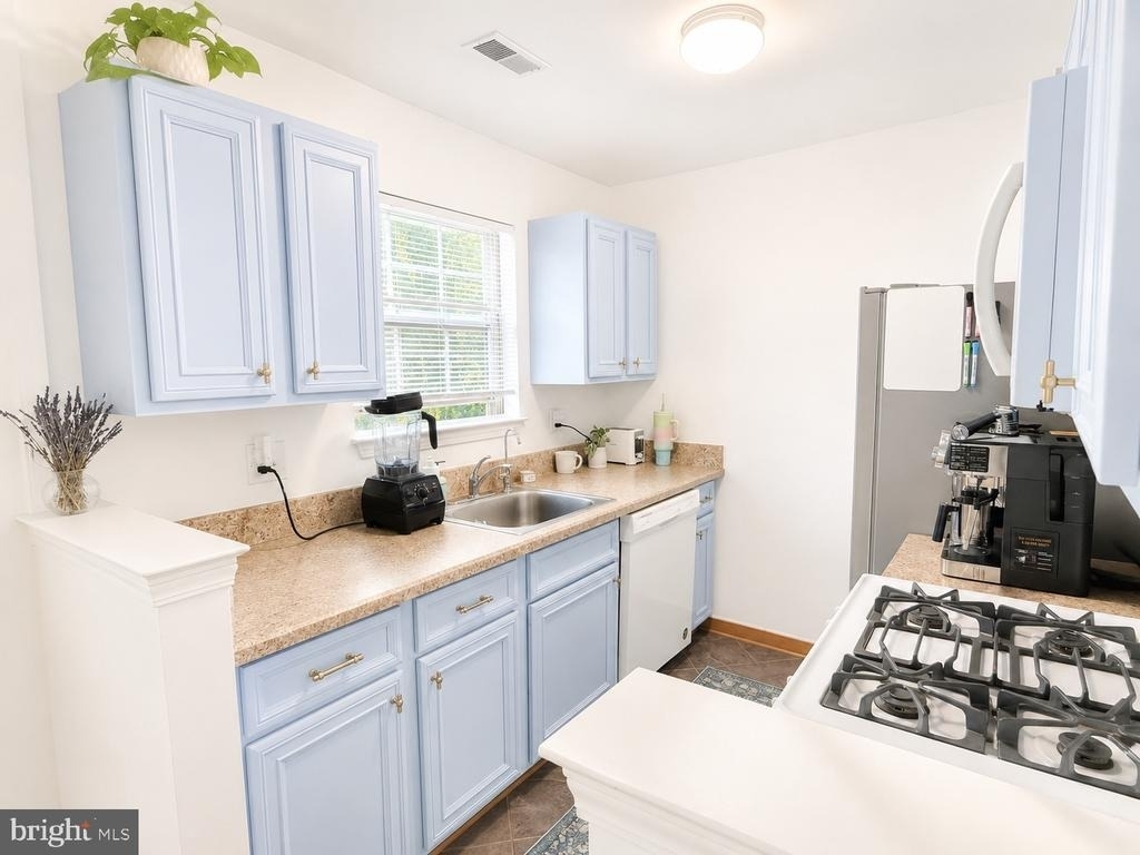 424 Tavistock - Photo 7
