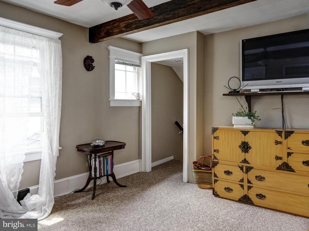 25 E Redman Avenue - Photo 3