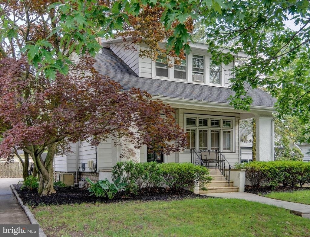 25 E Redman Avenue - Photo 1