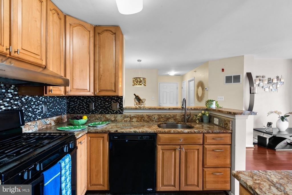 13304 Kilmarnock Way - Photo 12