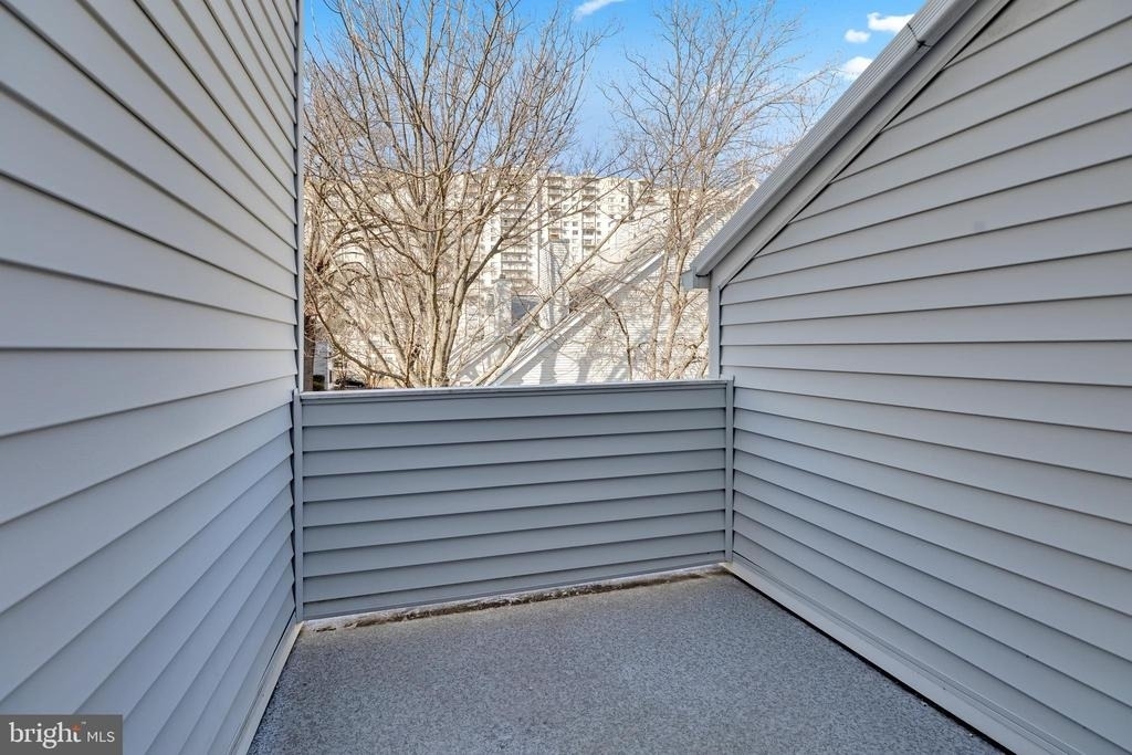 1639 Carriage House Terrace - Photo 13