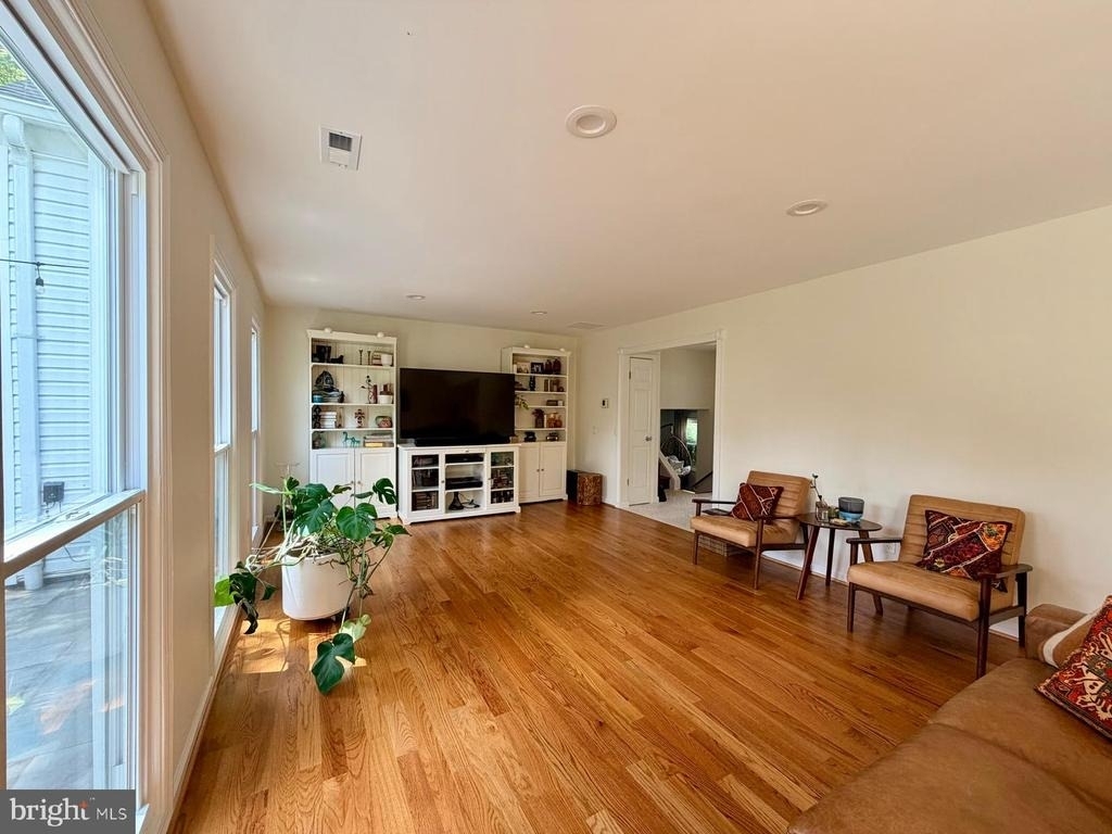 12904 Missionwood Way - Photo 7