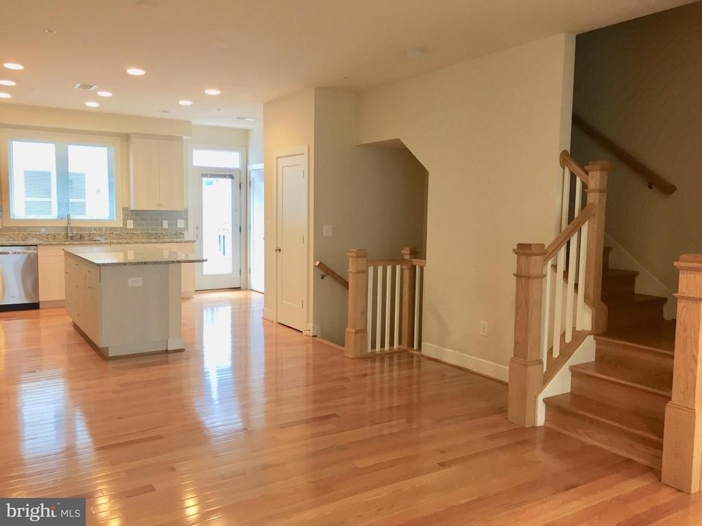 45 Ellsworth Heights Street - Photo 2