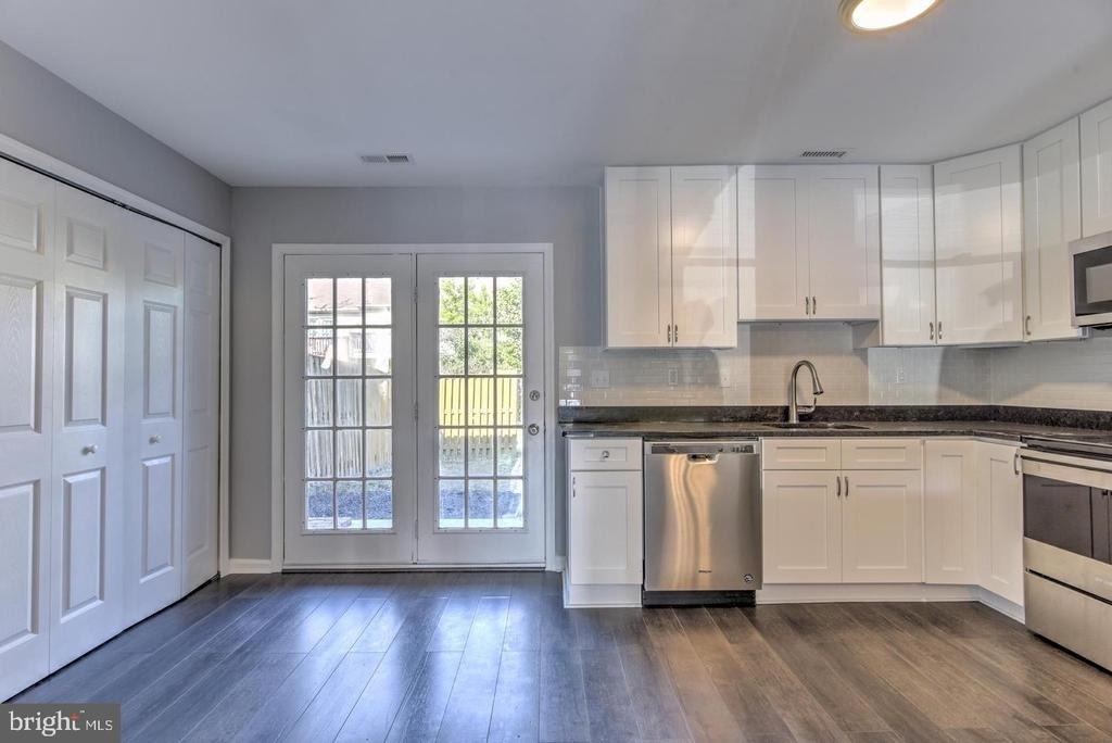 3279 Westdale Court - Photo 4