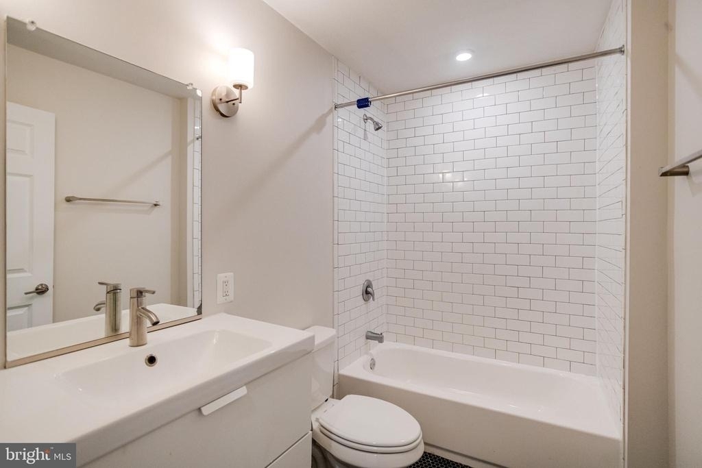 847 Park Avenue - Photo 11
