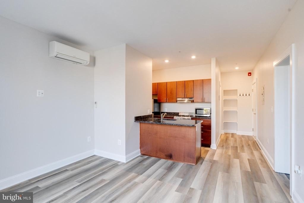 847 Park Avenue - Photo 3