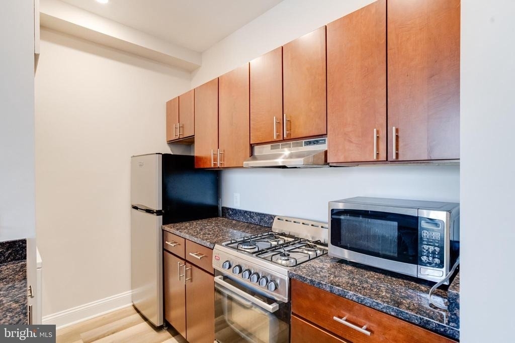 847 Park Avenue - Photo 6