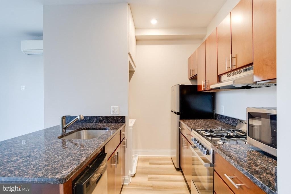 847 Park Avenue - Photo 5