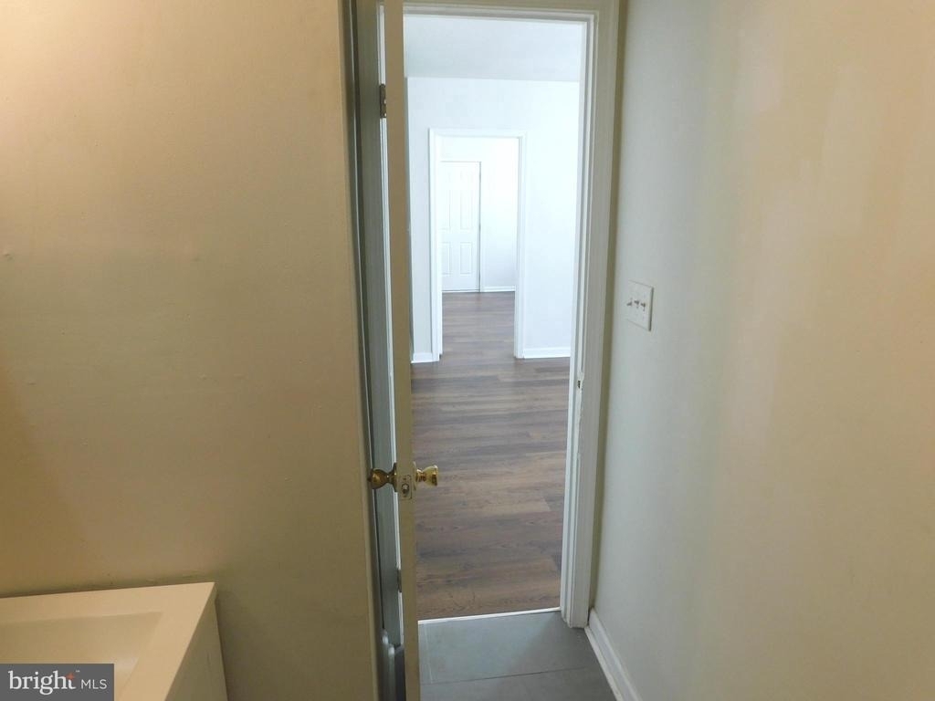 2427 Lakeview Avenue - Photo 6