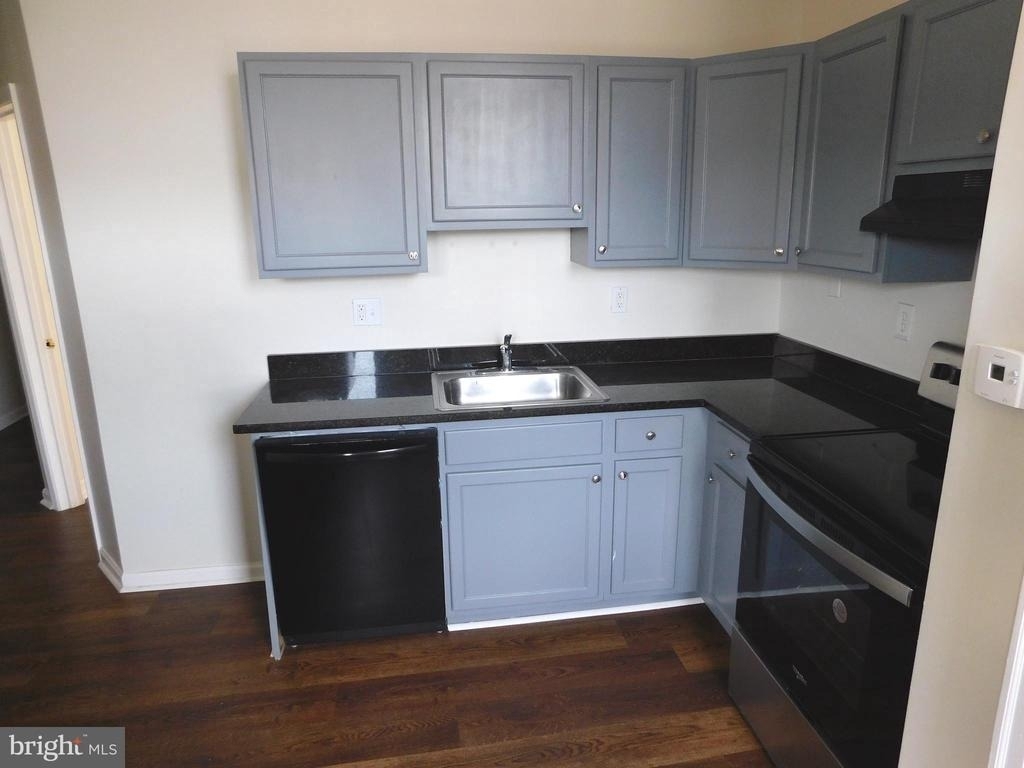 2427 Lakeview Avenue - Photo 8