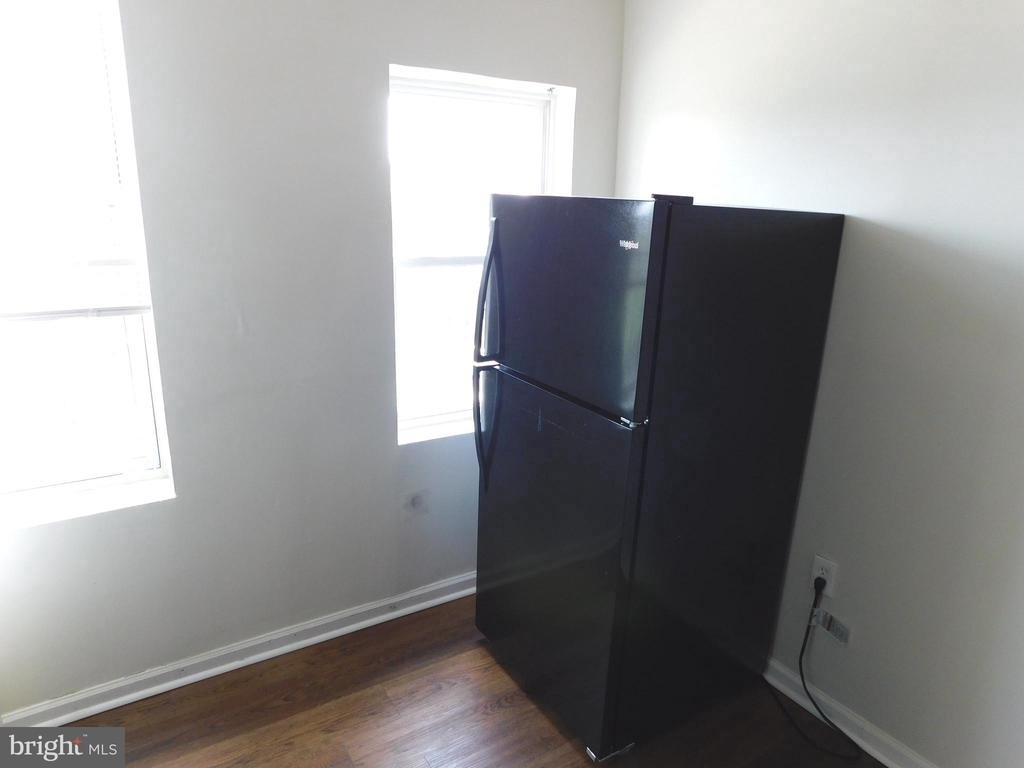 2427 Lakeview Avenue - Photo 7