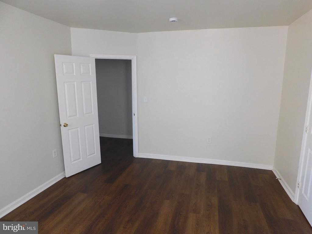2427 Lakeview Avenue - Photo 9