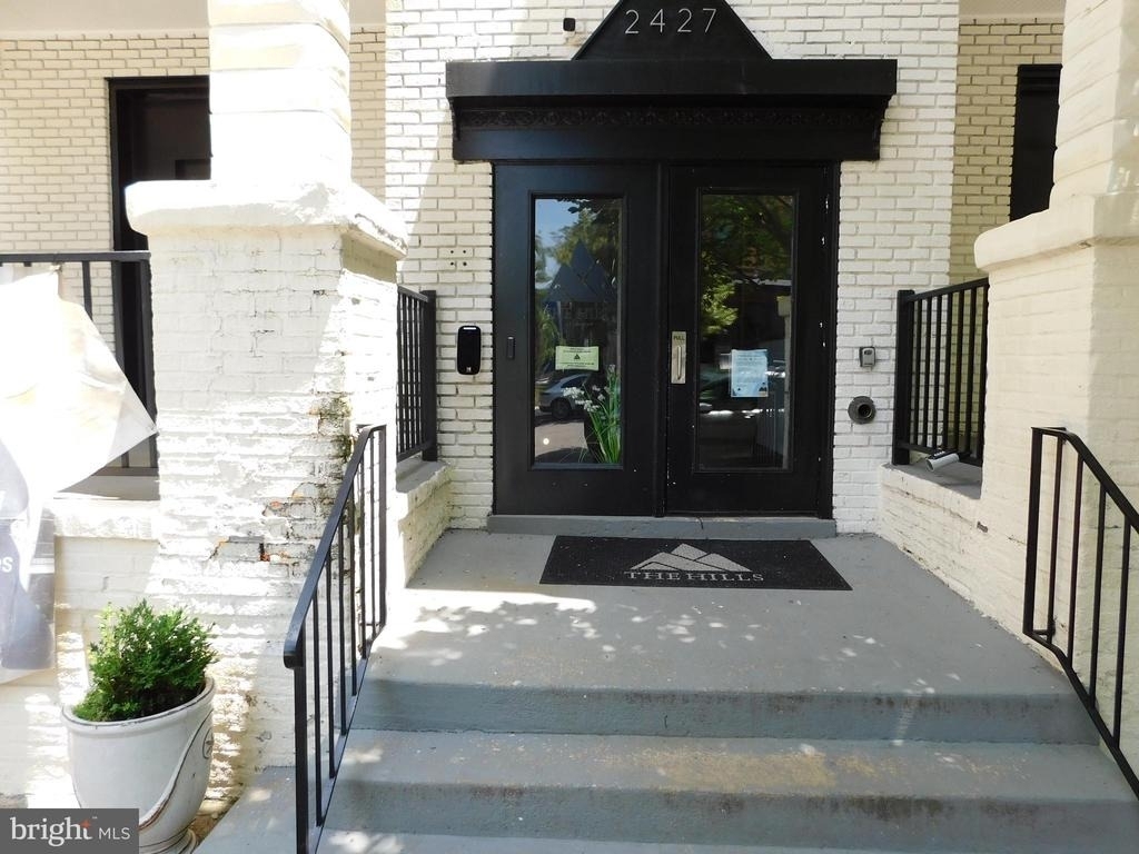 2427 Lakeview Avenue - Photo 9