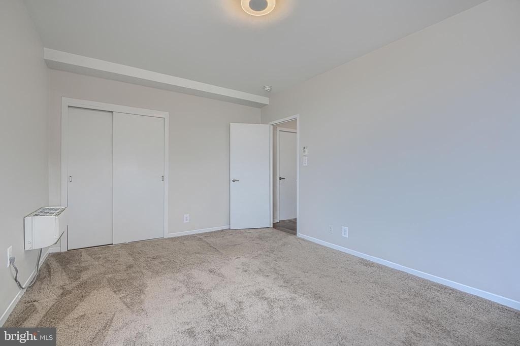 105 39th Street W - Photo 31