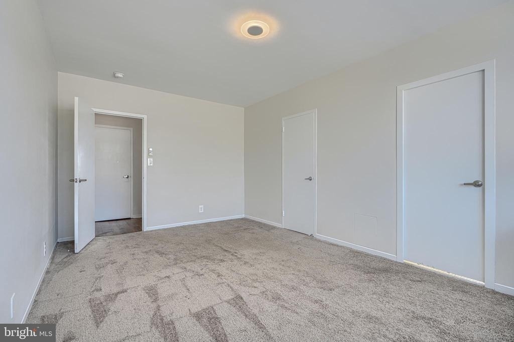 105 39th Street W - Photo 26