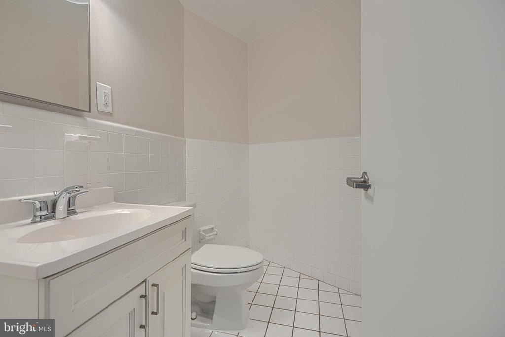 105 39th Street W - Photo 10
