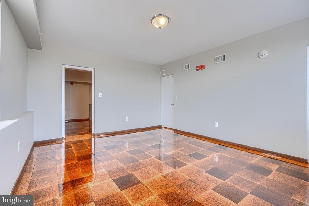 105 39th Street W - Photo 29