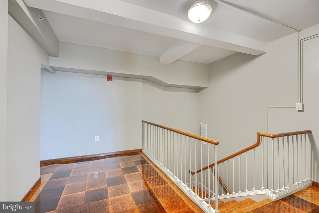 105 39th Street W - Photo 22