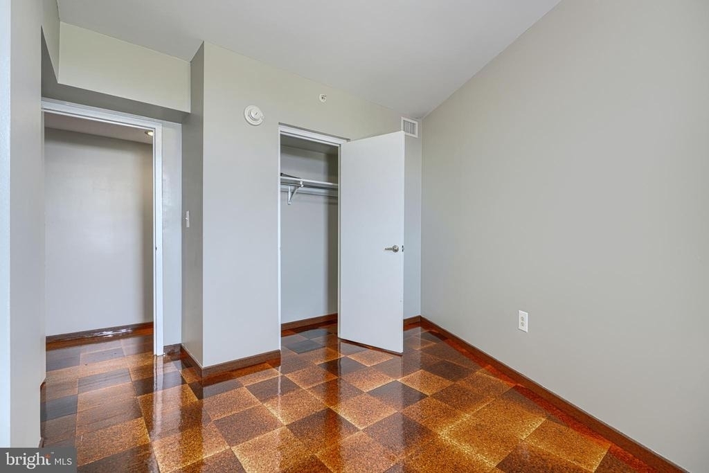 105 39th Street W - Photo 37